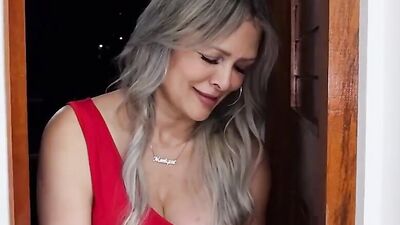 Colombian GILF Wants Hot Lover