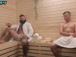 Inked hung got deepthroated by skinny twink in sauna