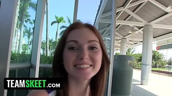 Dude fucks amateur redhead babe in his flat