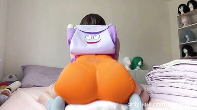 Dora The Explorer Pillow Humping HUGE Ass