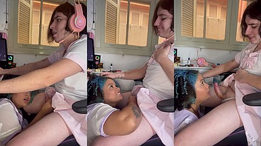 Blowjob while playing games