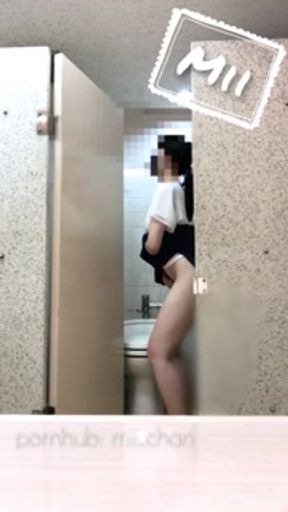Hentai japanese girl exposes masturbation in a public toilet