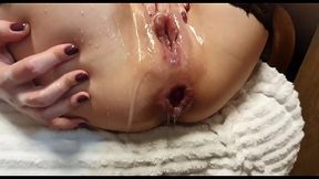 Dirty Molly gets Huge squirt after vacuum pump