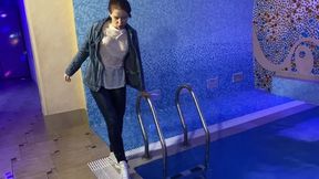 Wet in the Pool! Converse and Denim Outfit!
