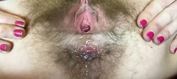 BIG CLIT SQUIRTING DRIPPING WET ORGASM HAIRY PUSSY