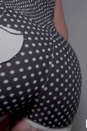 Phat Booty Brit Takes It Deep in Her Ass