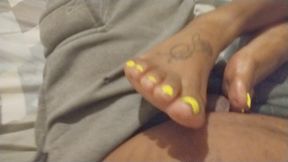 Neefah's Sunshine Yellow Ticklish Footjob