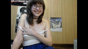 helena&#039_s live webcam show at a friend&#039_s house - happylilcamgirl.com