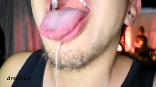 Lenguas caliente con mucha saliva