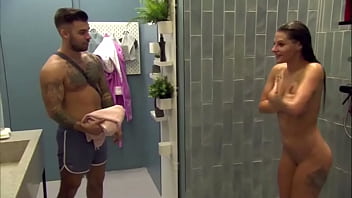 'Two Valo Vulvas Cumming Wild'