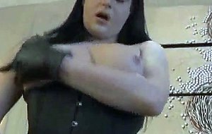 Plump fetish tranny masturbates in gloves