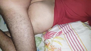 FODENDO A BUCETINHA DA NAMORADA A NOITE NA BARRACA