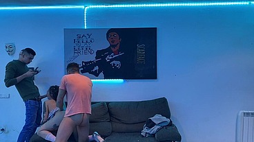 Threesome with two huge cocks that destroy my pussy, while my friend records us