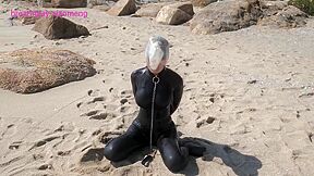 Xiaomeng Breathplay On Beach