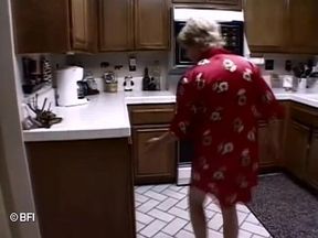 Grandma and the girl 2 scenes in 1