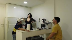 trio con amigos que les gusta llenarme el culo de leche