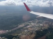 Делаю минет в самолете, пока меня не спалили с членом во рту