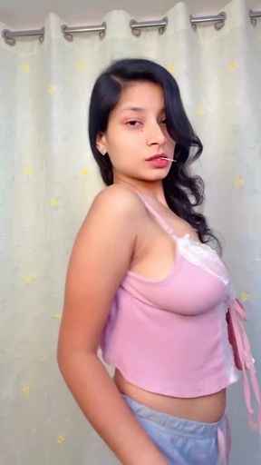 Indian dancer shows off her sultry moves in a steamy lap dance