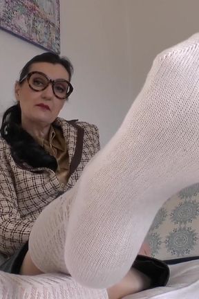 Sniff My Cheesy Feet Before Santa Claus Arrives! Lady Victoria Valente