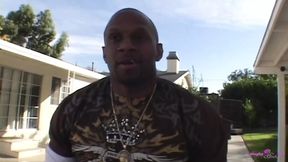 Black man pounds curvaceous booty bitch hard in the ghetto