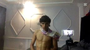 BOLD MAN SHOWS HIS HOT BODY