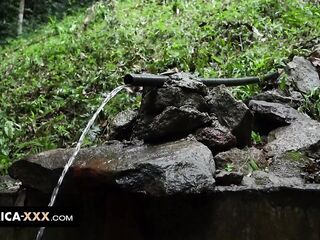 Hawt meeting in the jungle