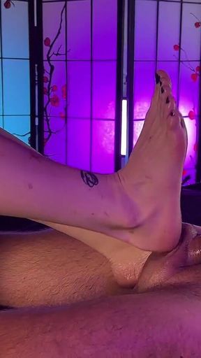 Chloe Hart Giving Me the Footjob of My Life
