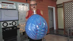 Khi Blows a Suzuki Peacock Balloon to Bursting (MP4 - 720p)