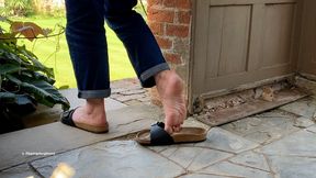 Dipping and Extreme Dangling Shoeplay at English Country House