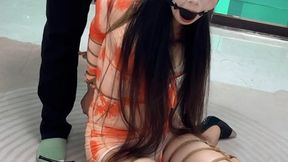 Chinese girls play with legs bound European straight arm limit horse mouth ball placement