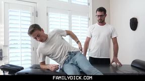 FamilyDick-Jaw-Dropping Elder Massagist Gets Mitts on Insatiable Teenage Stud