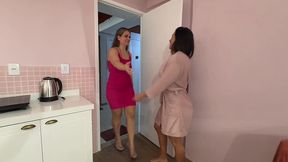 amiguinha safada da academia descobriu traicao do seu marido comigo, me chamou para seu apartamento e fodemos muito gostoso para descontar!