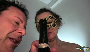 centoxcento 24 03 11 uccello o bottiglia nel culo se lo piglia italian xxx 720p mp4 mami
