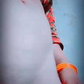 Hot bhabhi, cool cute sexy bhabhi&#039;s hot sexy waist, sexy ass, its hole is very small, insert one