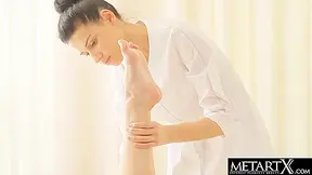 Watch The Hot Masseuse Fingering Her Naked Clients Shaved Pussy