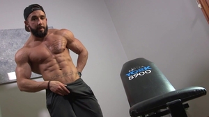 Maskurbate - Bodybuilder lusts hard fucking