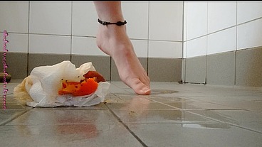 Klebrige Füße beim Duschen