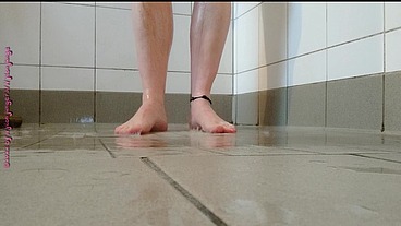 Klebrige Füße beim Duschen