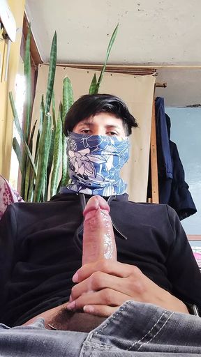 I masturbate my cock and end up cumming, with a porn.