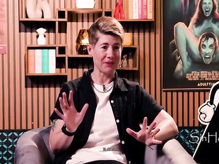 See Petite Bomb Coco Lovelock Talk About Things That babe Loves