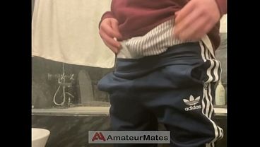 Amateur horny flatmate in sportswear cums in condom