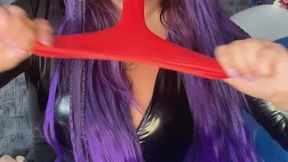 Girl in latex s2p 36inch balloons
