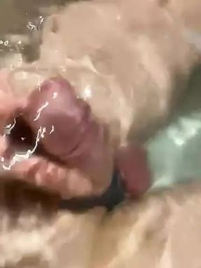 Solo in bath