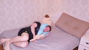 Scissors and facesitting in cool leggings (mov)