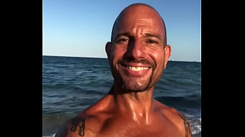 MAXXX LOADZ THE HAPPY BEACH BODY PORNSTAR