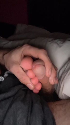 Foot-worshipping foot job for a hot amateur babe
