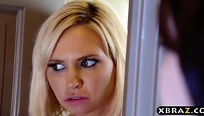Blonde bombshell gets down and dirty with blind date