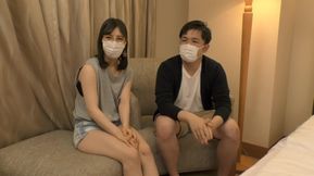 Real couple! She mates with a cuckold in front of her boyfriend watching