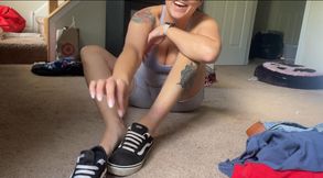 Trapped in my sweaty converse POV