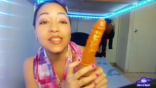 JOI Latina babe explains how to put a condom with her mouth and how to give a delicious blowjob 👅👅